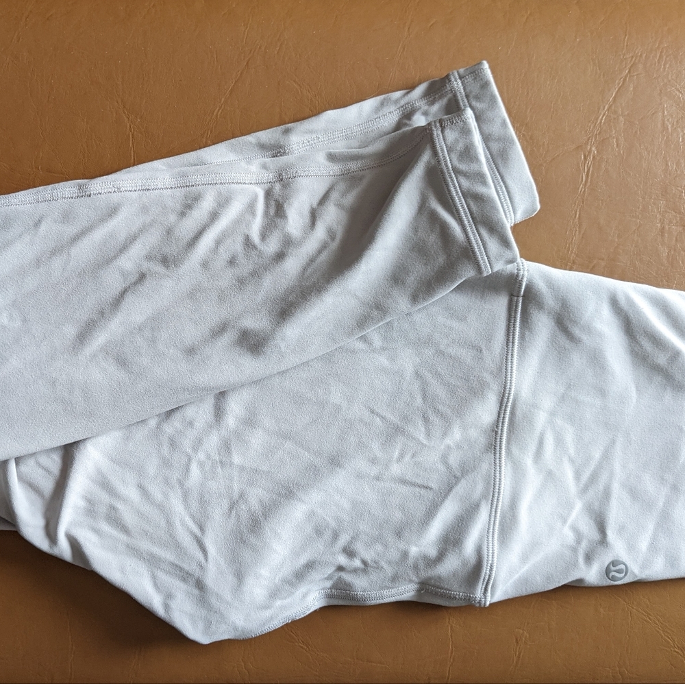 Lululemon chrome align 28" pants - size 8